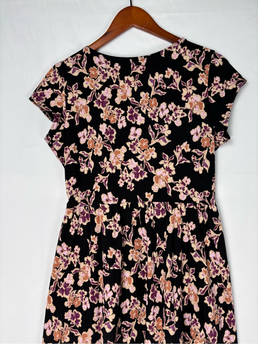 Pact Fit & Flare Crossover Dress Black Floral Size M Mini Short Sleeve - Picture 4 of 7